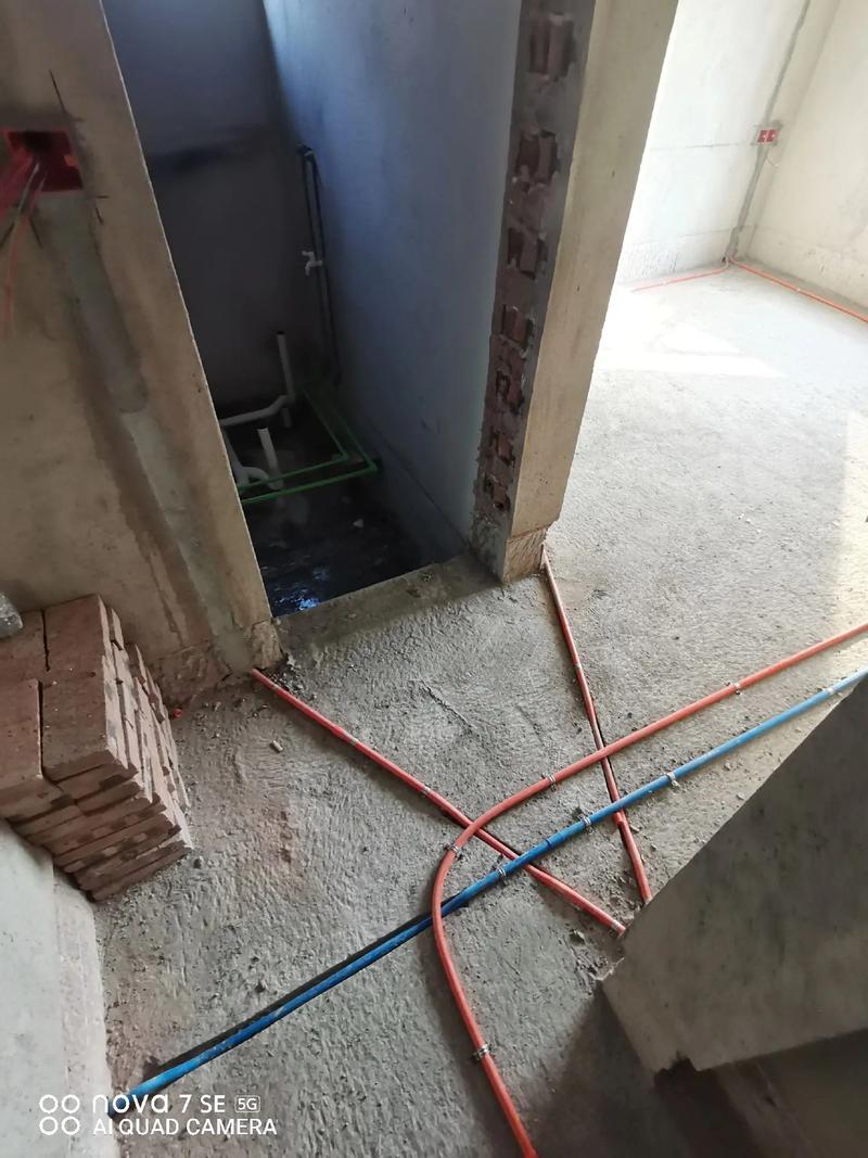 贵悦华府1单元1005号房水电安装完成.施工现场拍摄,隐蔽工